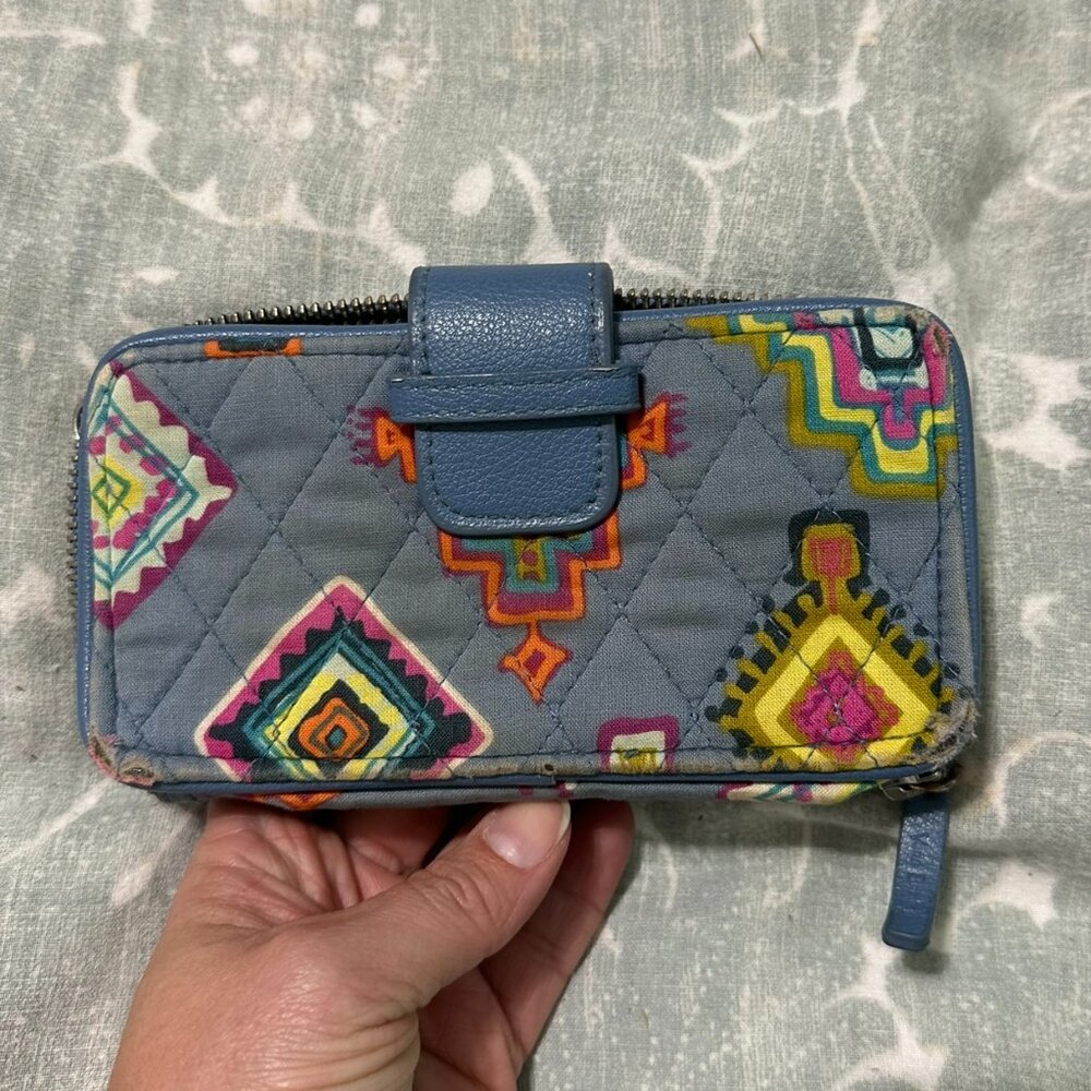 Vera Bradley Blue Painted Medallions Pattern RFID Smartphone Wristlet